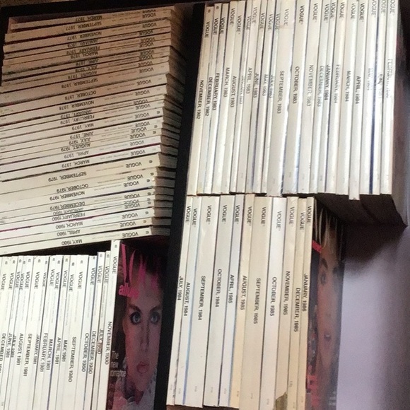 Vintage VOGUE magazines - Picture 2 of 3